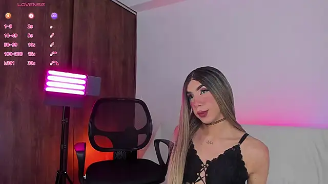 Snapshot of Samantha_Magic chatting on October 4, 2025, 5:53 am Samantha Magic online show from October 4, 2025, 5:53 am