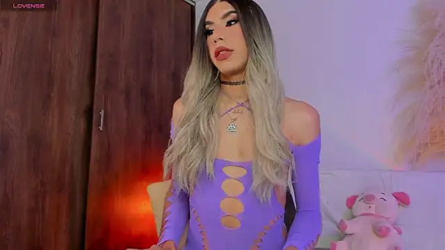 Snapshot of Samantha_Magic chatting on September 17, 2025, 3:08 am Samantha Magic online show from September 17, 2025, 3:08 am