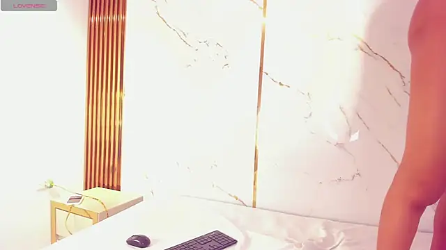 CandyRouse   online show from October 18, 2025, 9:17 pm