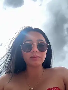 Michelle Zoe online show from October 30, 2025, 6:05 pm