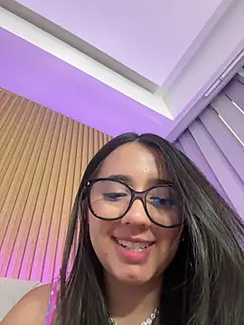 Michelle Zoe online show from May 23, 2026, 4:00 am