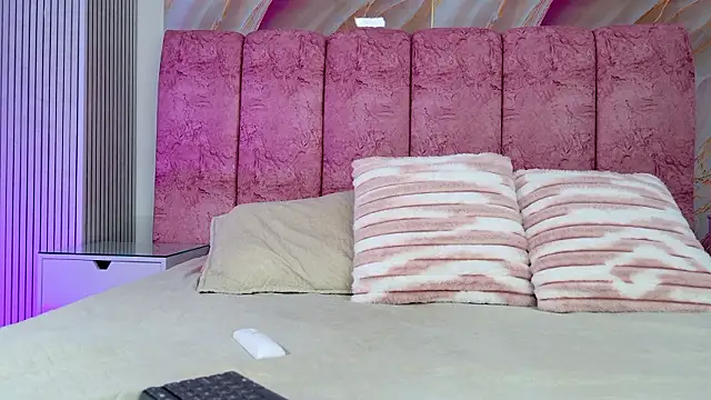 Snapshot of emmacurvy chatting on February 1, 2026, 3:05 am emmacurvy online show from February 1, 2026, 3:05 am