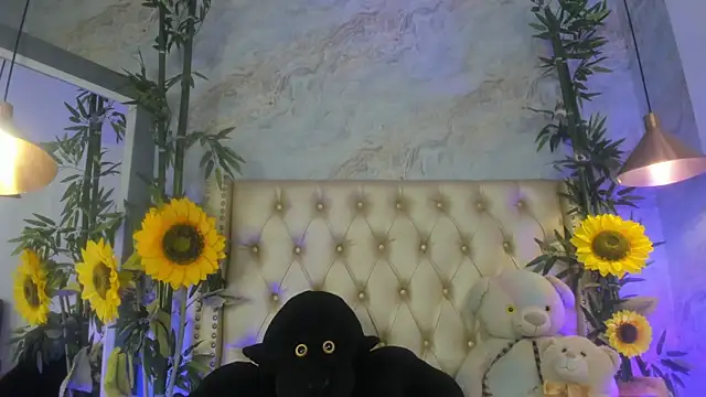 LittleeJaz online show from May 28, 2026, 5:04 am