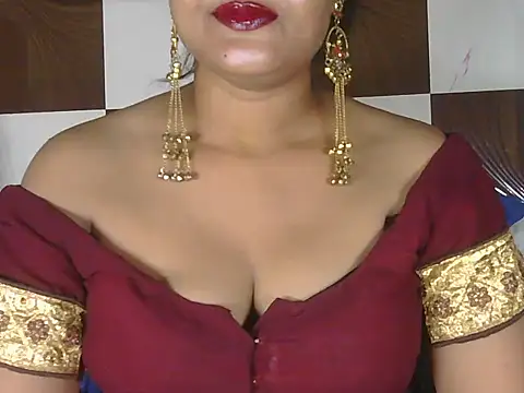 Snapshot of hotee_bhabi chatting on July 4, 2026, 10:21 am hotee bhabi online show from July 4, 2026, 10:21 am