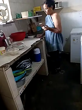 Fernanda30 online show from November 14, 2025, 3:37 pm