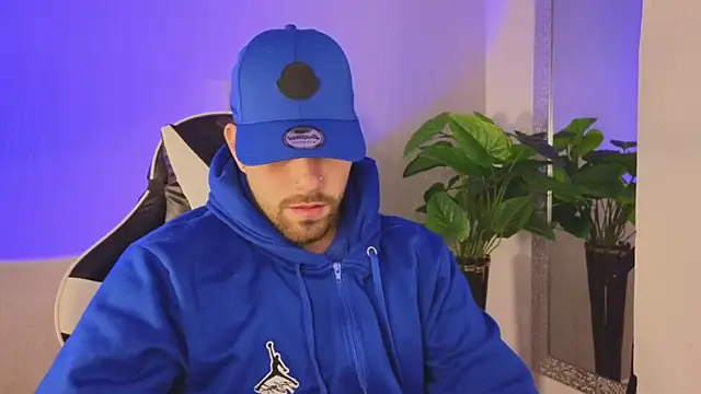 Ades Lowe online show from November 30, 2025, 11:33 am