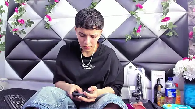 Megan Thompson  online show from October 18, 2025, 2:13 am