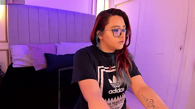 Cherry blush  online show from September 27, 2025, 1:06 pm