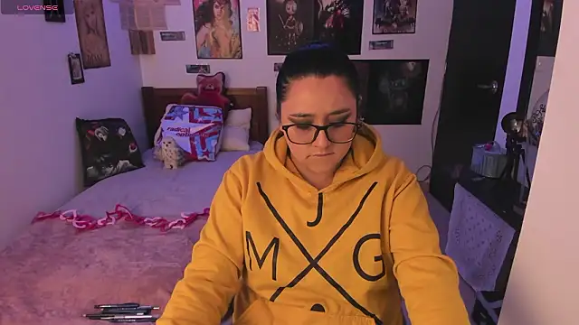 Snapshot of Cherry_blush_ chatting on February 9, 2026, 5:11 pm Cherry blush online show from February 9, 2026, 5:11 pm