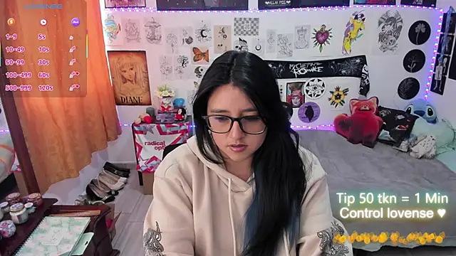 Snapshot of Cherry_blush_ chatting on April 16, 2026, 9:37 pm Cherry blush online show from April 16, 2026, 9:37 pm