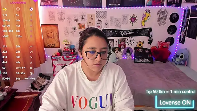Snapshot of Cherry_blush_ chatting on April 29, 2026, 8:59 pm Cherry blush online show from April 29, 2026, 8:59 pm