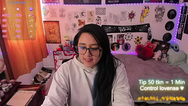Snapshot of Cherry_blush_ chatting on April 15, 2026, 8:53 pm Cherry blush online show from April 15, 2026, 8:53 pm