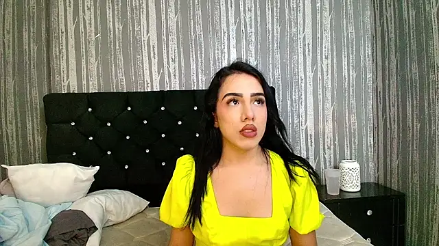 Snapshot of Alicee_Moonn chatting on May 9, 2026, 7:39 pm Alicee Moonn online show from May 9, 2026, 7:39 pm