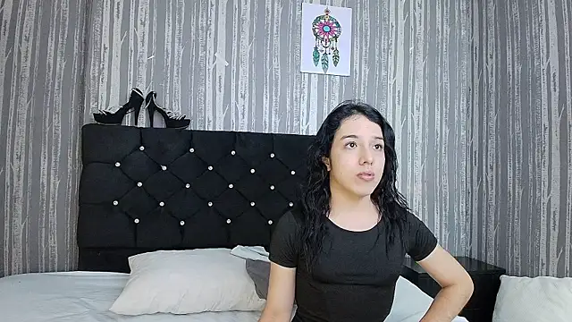 Alicee Moonn online show from November 4, 2025, 7:28 pm