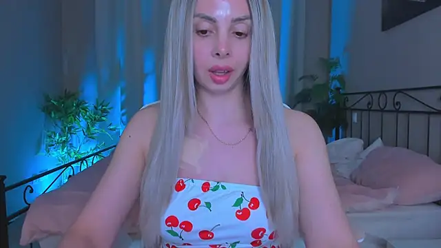 Snapshot of VelvetEliza chatting on May 5, 2026, 10:13 pm VelvetEliza online show from May 5, 2026, 10:13 pm