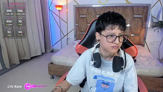 CharlieTaylor   online show from November 14, 2025, 2:10 pm