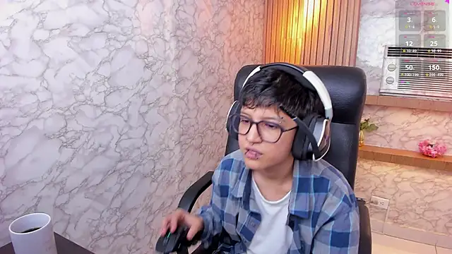 CharlieTaylor   online show from November 9, 2025, 1:15 pm