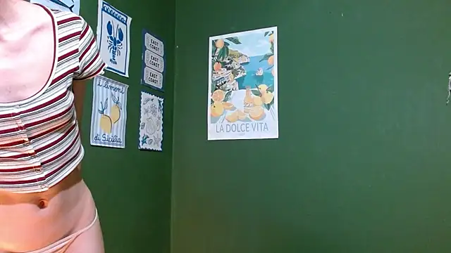 Snapshot of Roxiehood chatting on October 26, 2025, 2:45 am Roxiehood online show from October 26, 2025, 2:45 am