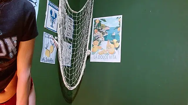 Snapshot of Roxiehood chatting on October 11, 2025, 2:23 am Roxiehood online show from October 11, 2025, 2:23 am