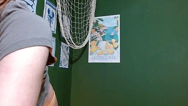 Snapshot of Roxiehood chatting on September 29, 2025, 2:29 am Roxiehood online show from September 29, 2025, 2:29 am