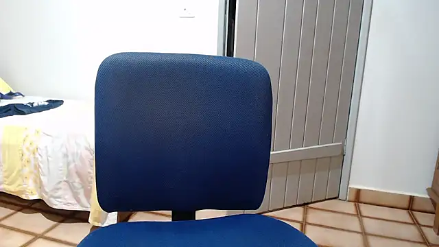 Snapshot of Stronggsexy chatting on January 15, 2026, 4:27 am Stronggsexy online show from January 15, 2026, 4:27 am