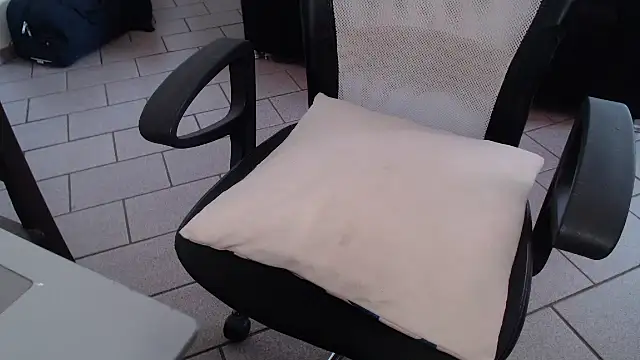 Stronggsexy online show from October 26, 2025, 7:36 pm