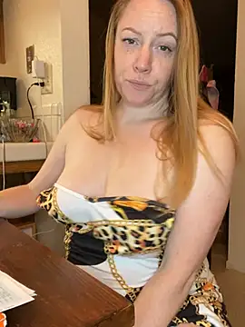 Snapshot of ChiliRoja chatting on March 28, 2026, 6:03 am ChiliRoja online show from March 28, 2026, 6:03 am