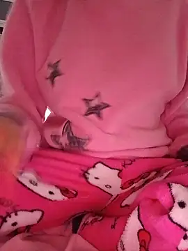 Hottiesophie online show from May 15, 2026, 5:44 pm
