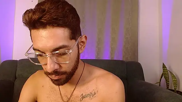 ReyPablo1 online show from September 19, 2025, 11:42 pm