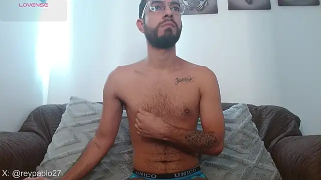 ReyPablo1 online show from December 4, 2025, 3:44 pm