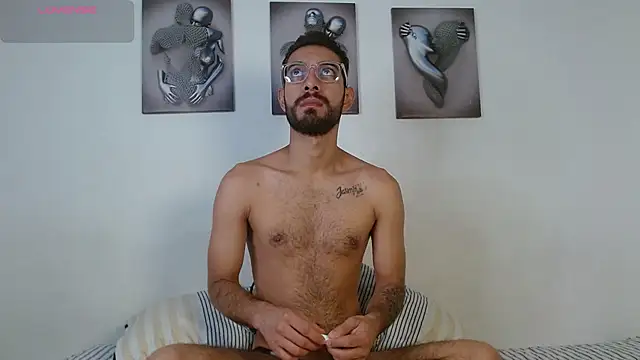 ReyPablo1 online show from September 21, 2025, 4:01 pm