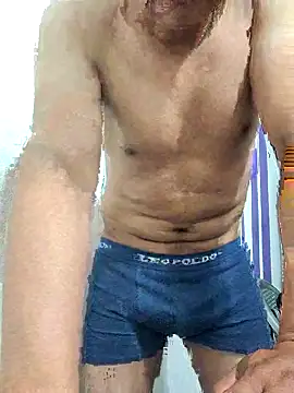 Snapshot of Renzo00 chatting on October 2, 2025, 3:43 am Renzo00 online show from October 2, 2025, 3:43 am