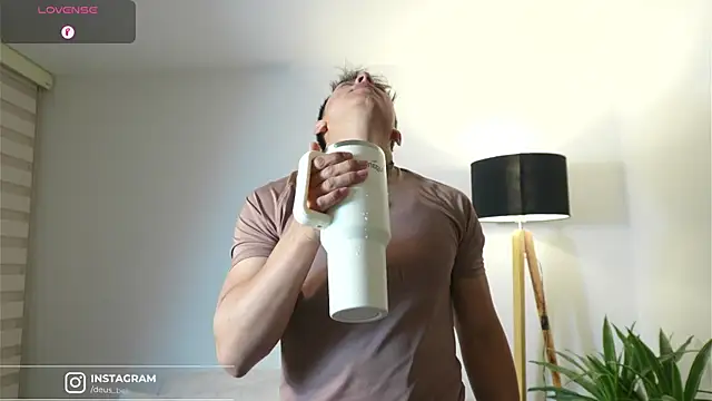 Snapshot of DeusbelliS chatting on November 22, 2025, 8:35 am DeusbelliS online show from November 22, 2025, 8:35 am