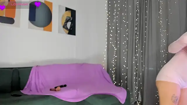 Snapshot of _LustyLuna_ chatting on November 2, 2025, 3:11 am LustyLuna online show from November 2, 2025, 3:11 am