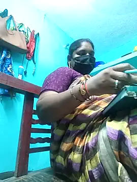 Snapshot of Villageanuty chatting on April 4, 2026, 9:27 am Villageanuty online show from April 4, 2026, 9:27 am