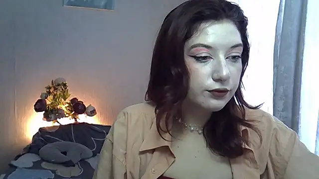 Lily Ember online show from October 8, 2025, 10:06 am