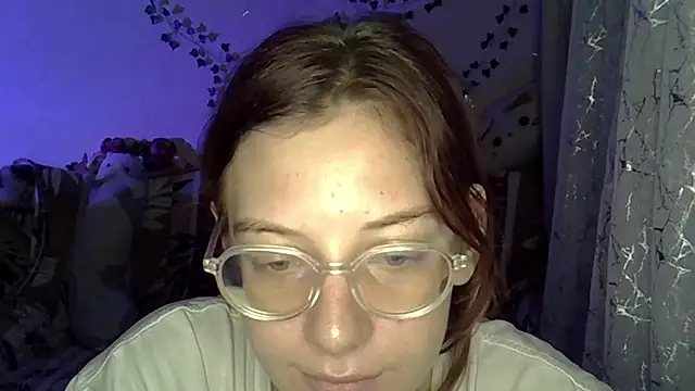 Lily Ember online show from November 27, 2025, 6:19 pm