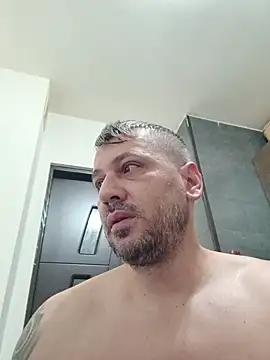 Snapshot of Aly-john1985 chatting on October 25, 2025, 4:33 am Aly-john1985 online show from October 25, 2025, 4:33 am