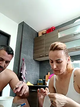 Snapshot of Aly-john1985 chatting on September 12, 2025, 8:14 am Aly-john1985 online show from September 12, 2025, 8:14 am