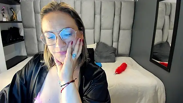 Charlot milf online show from February 20, 2026, 6:26 am