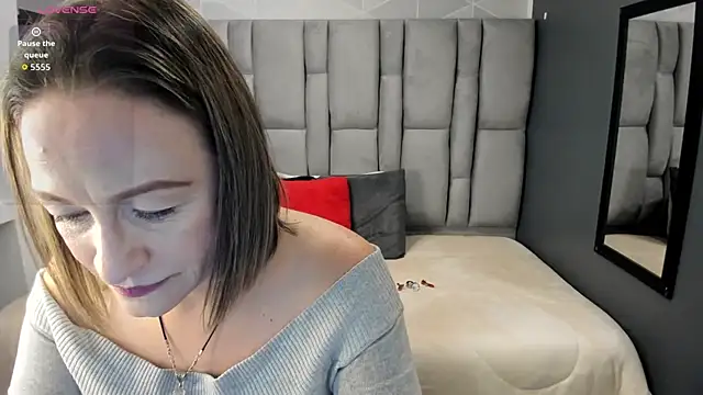 Charlot milf online show from May 19, 2026, 11:06 am