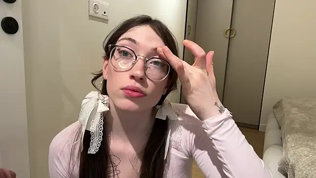 Kelly Berry   online show from April 2, 2026, 6:47 pm