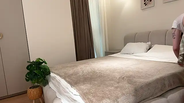 Kelly Berry   online show from October 7, 2025, 7:20 am