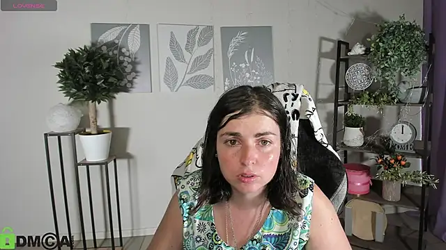 Snapshot of MartaEdams chatting on July 4, 2026, 5:47 am MartaEdams online show from July 4, 2026, 5:47 am