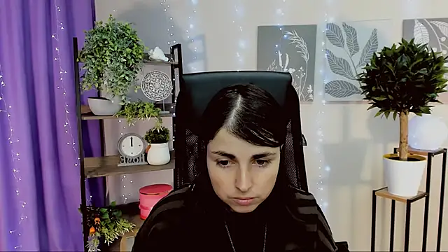 MartaEdams online show from February 12, 2026, 7:19 am