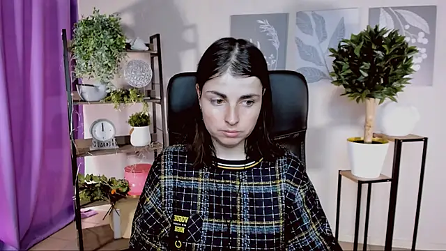 MartaEdams online show from March 31, 2026, 6:04 am