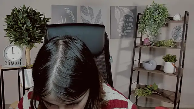 MartaEdams online show from December 3, 2025, 6:25 am