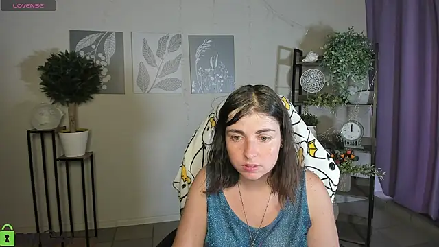 Snapshot of MartaEdams chatting on July 16, 2026, 5:15 am MartaEdams online show from July 16, 2026, 5:15 am