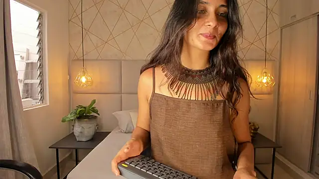 SamayRyann online show from May 25, 2026, 1:32 pm