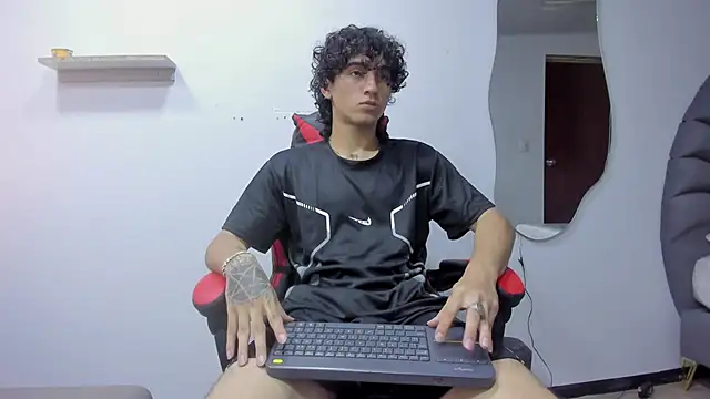 Snapshot of JackesTaylor chatting on October 13, 2025, 5:31 am JackesTaylor online show from October 13, 2025, 5:31 am